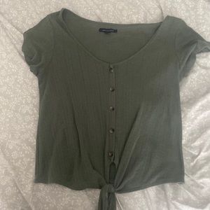 American Eagle cropped button shirt